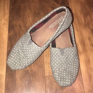 TOMS worn only 4 times